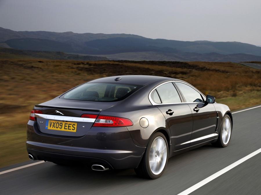  Jaguar XF Diesel S 2009 года  (фото 3 из 82)